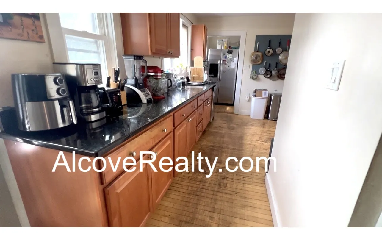 4.5 bed, 2 bath apartment for rent at 190 North St Unit A, West Somerville — photo 8 of 25