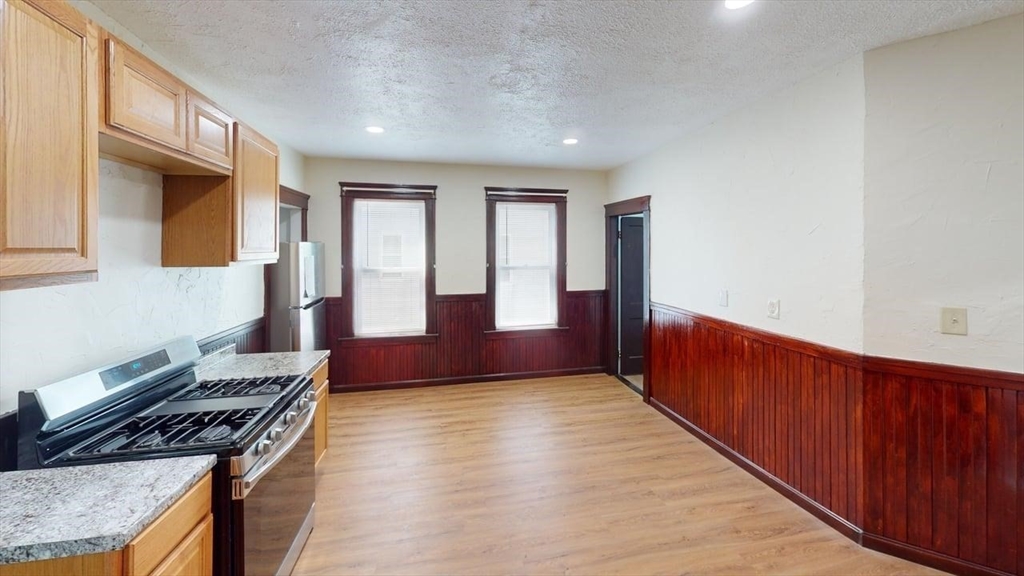 3 bed, 1 bath apartment for rent at 190 Pilgrim Unit 2, Worcester — photo 3 of 12