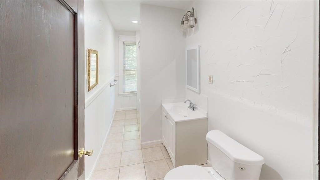 3 bed, 1 bath apartment for rent at 190 Pilgrim Unit 2, Worcester — photo 11 of 12