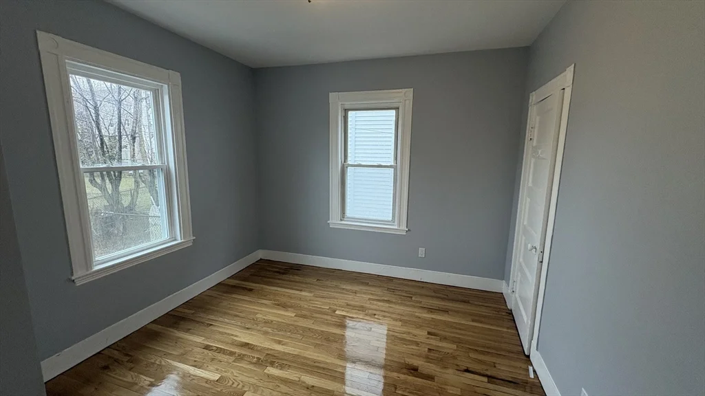 3 bed, 1 bath apartment for rent at 190 Sheridan Ave Unit 1, Medford — photo 9 of 10