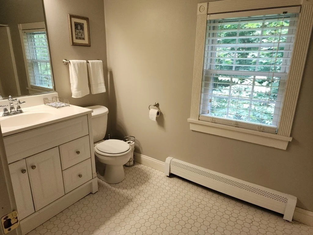 3 bed, 2 bath apartment for rent at 190 Southville Rd Unit 190, Southborough — photo 13 of 16
