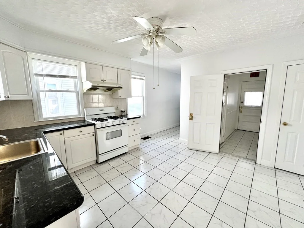 2 bed, 1 bath apartment for rent at 190 Sylvan St Unit 1, Malden — photo 11 of 16