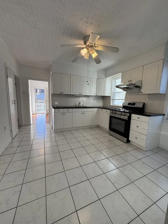 2 bed, 2 bath apartment for rent at 190 Sylvan St Unit 190, Malden — photo 2 of 10