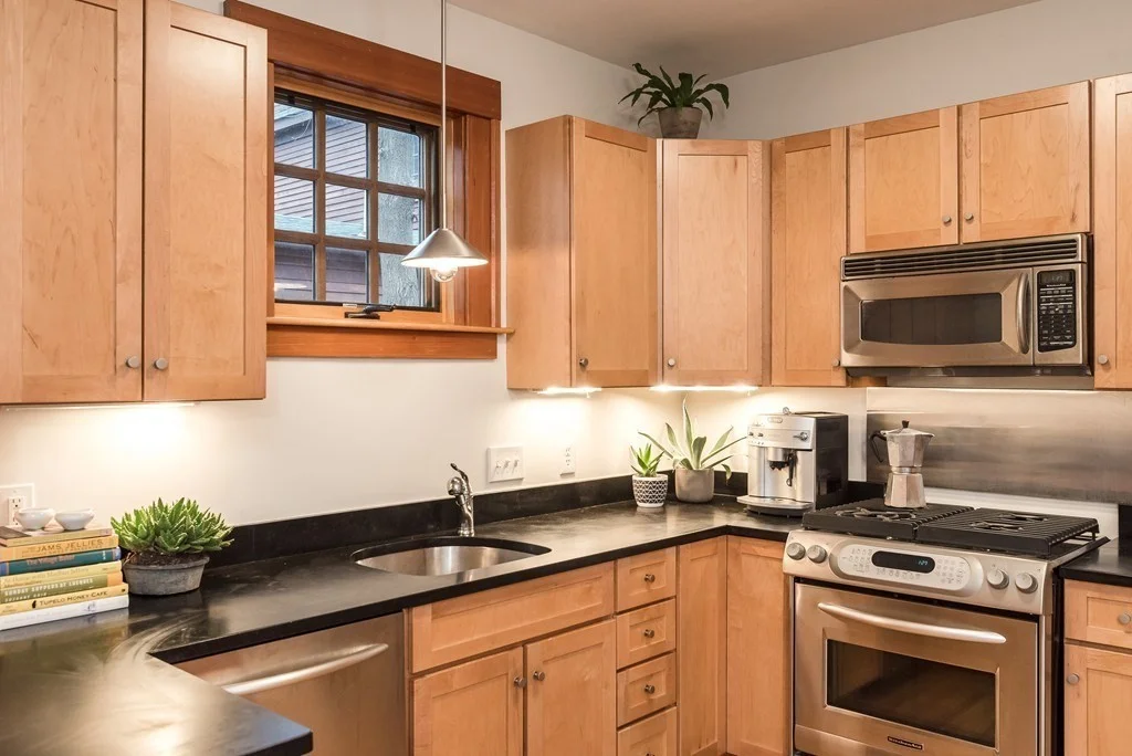 2 bed, 1 bath apartment for rent at 190 Tremont St Unit 1, Somerville — photo 3 of 9