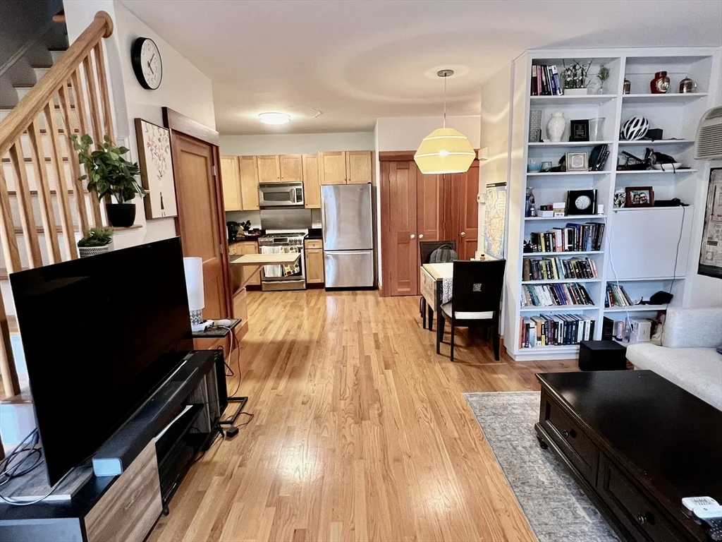2 bed, 1 bath apartment for rent at 190 Tremont St Unit 1, Somerville — photo 4 of 9