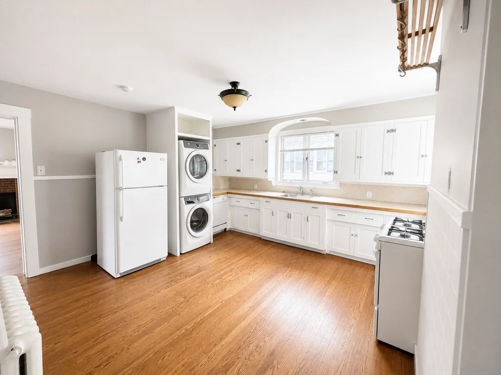 3 bed, 1 bath apartment for rent at 1900 Massachusettsave, Lexington — photo 3 of 15