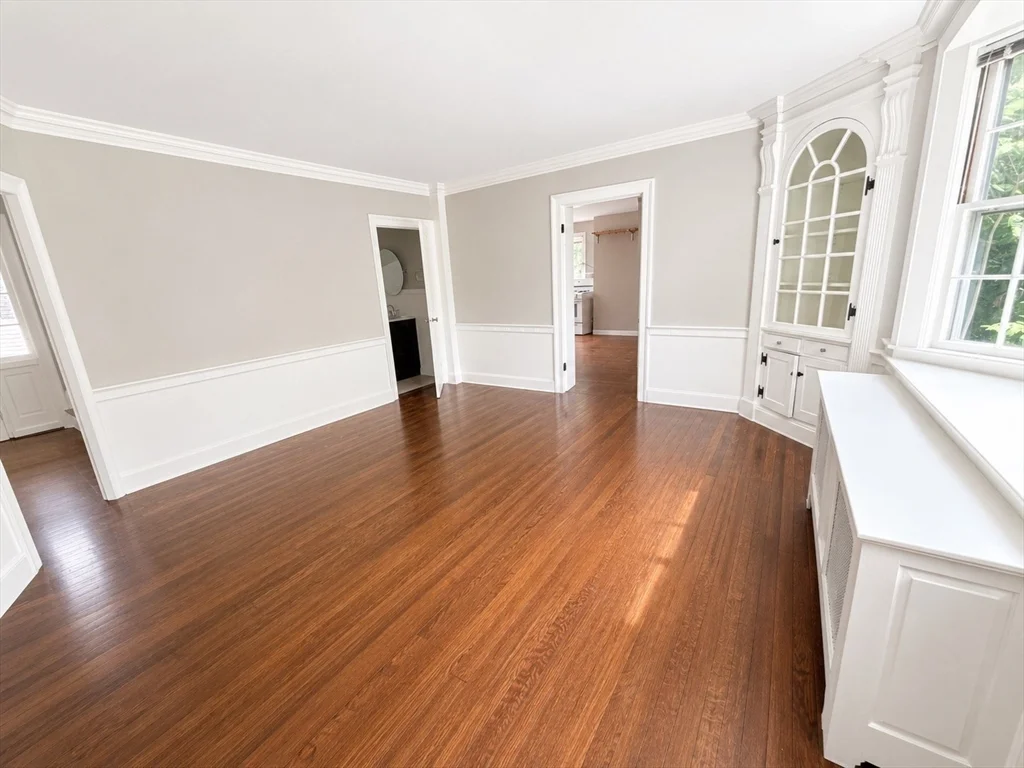 3 bed, 1 bath apartment for rent at 1900 Massachusettsave, Lexington — photo 2 of 15