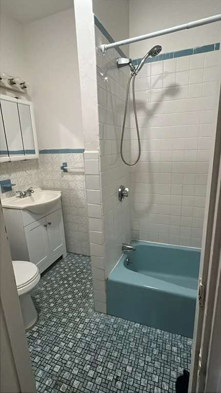4 bed, 2 bath apartment for rent at 1901 Beacon St Unit 12K, Brookline — photo 6 of 13