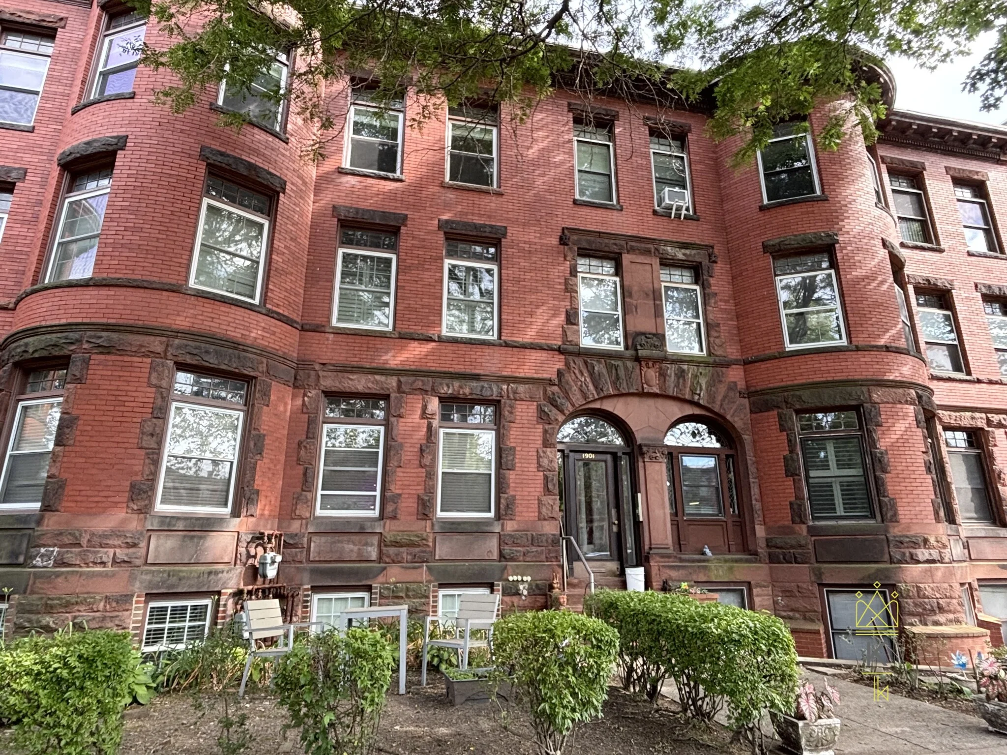 3 bed, 2 bath apartment for rent at 1901 Beacon St Unit 2, Brookline — photo 15 of 16