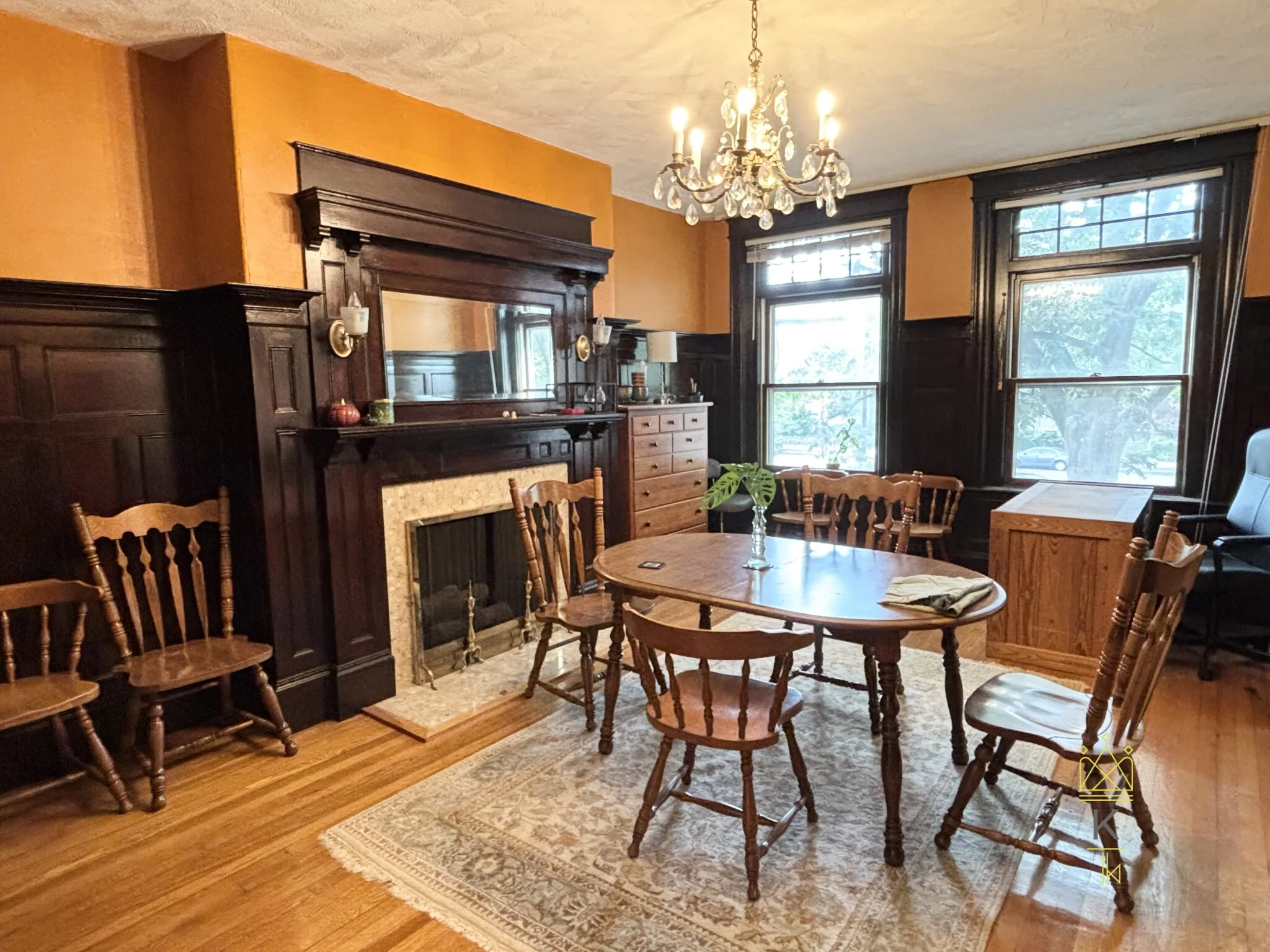 3 bed, 2 bath apartment for rent at 1901 Beacon St Unit 2, Brookline — photo 3 of 16