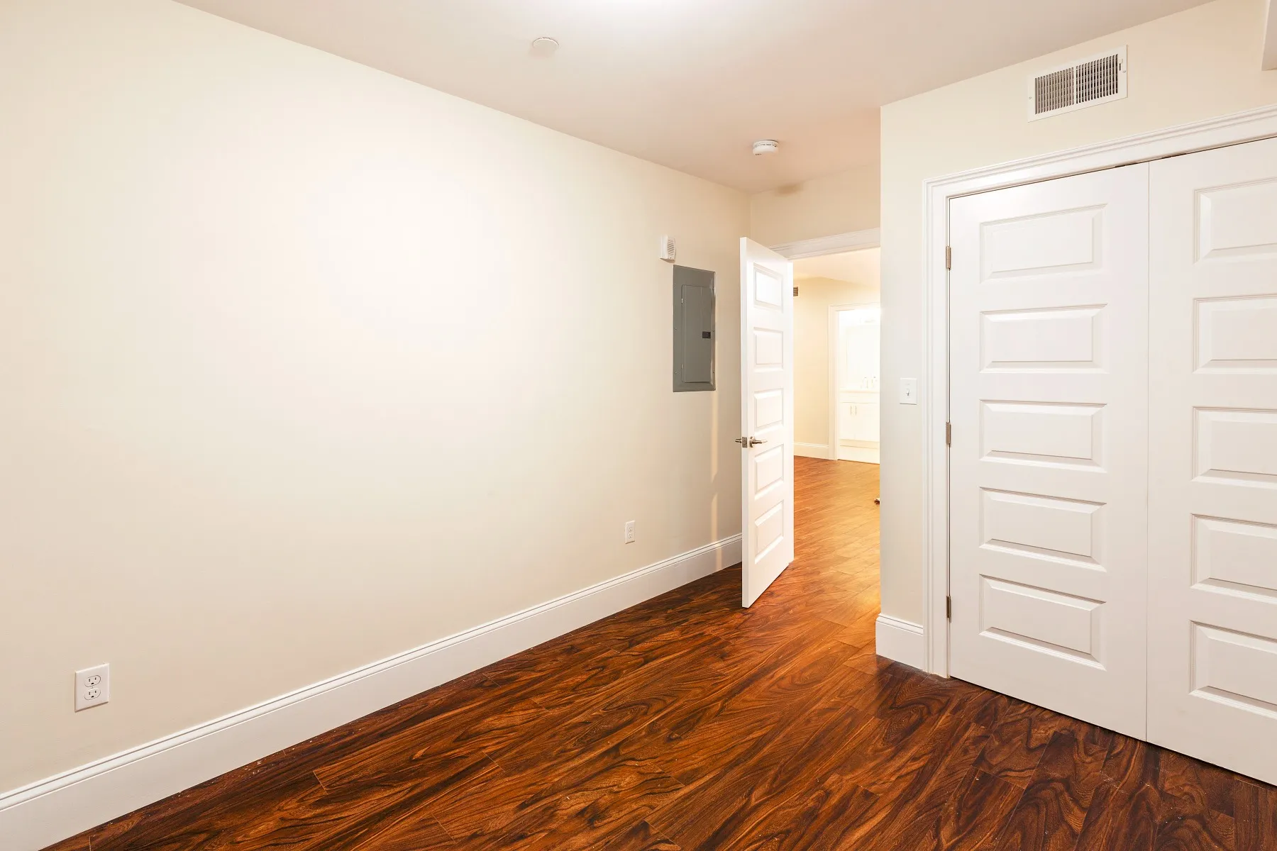 3 bed, 2 bath apartment for rent at 1902 Washington St Unit Townhouse B, Roxbury — photo 7 of 19