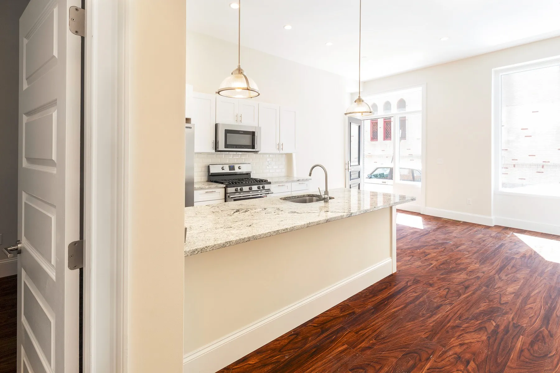 3 bed, 2 bath apartment for rent at 1902 Washington St Unit Townhouse B, Roxbury — photo 2 of 19