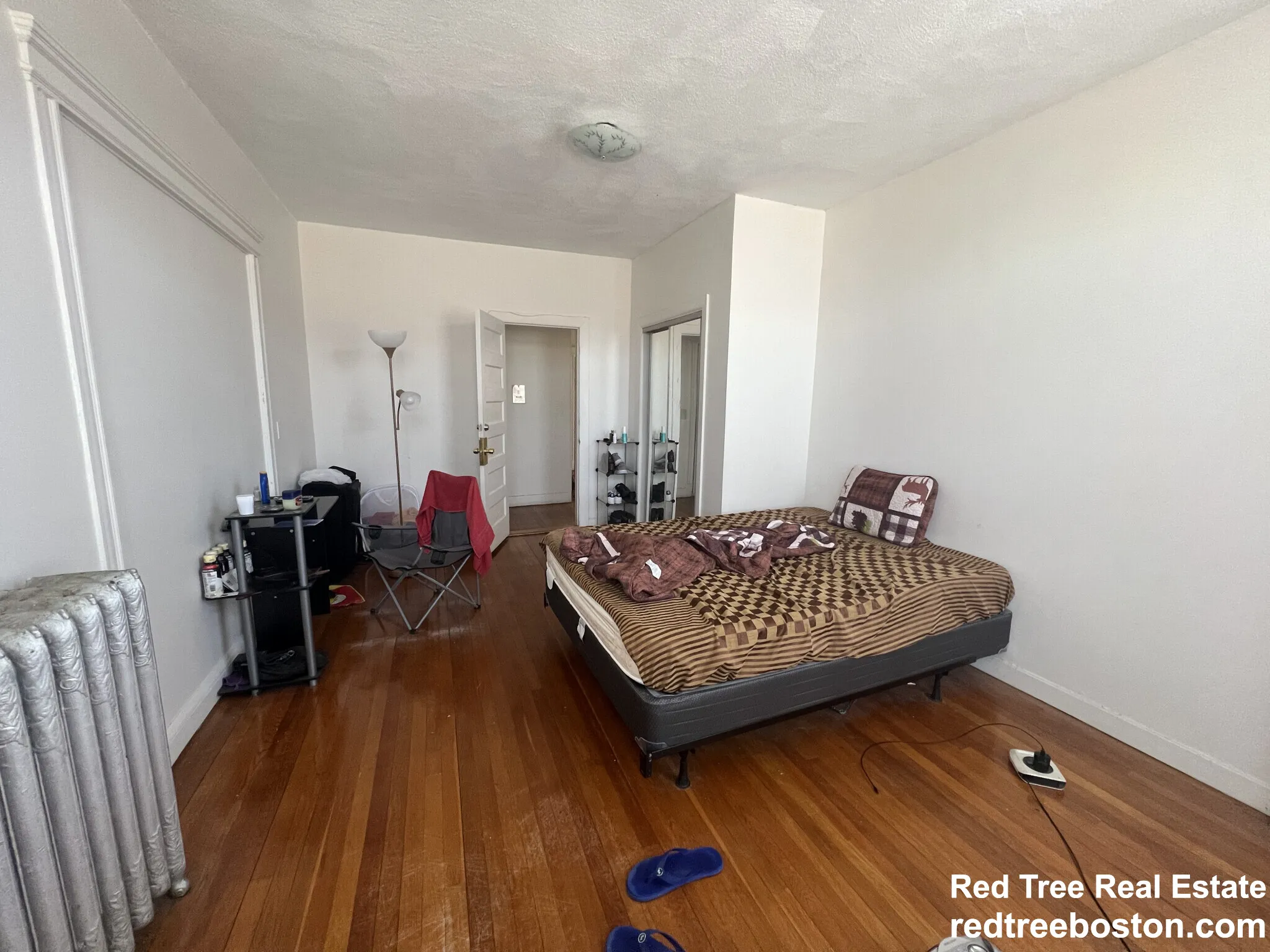 4 bed, 2 bath apartment for rent at 1905 Beacon St Unit 2F, Brookline — photo 3 of 16