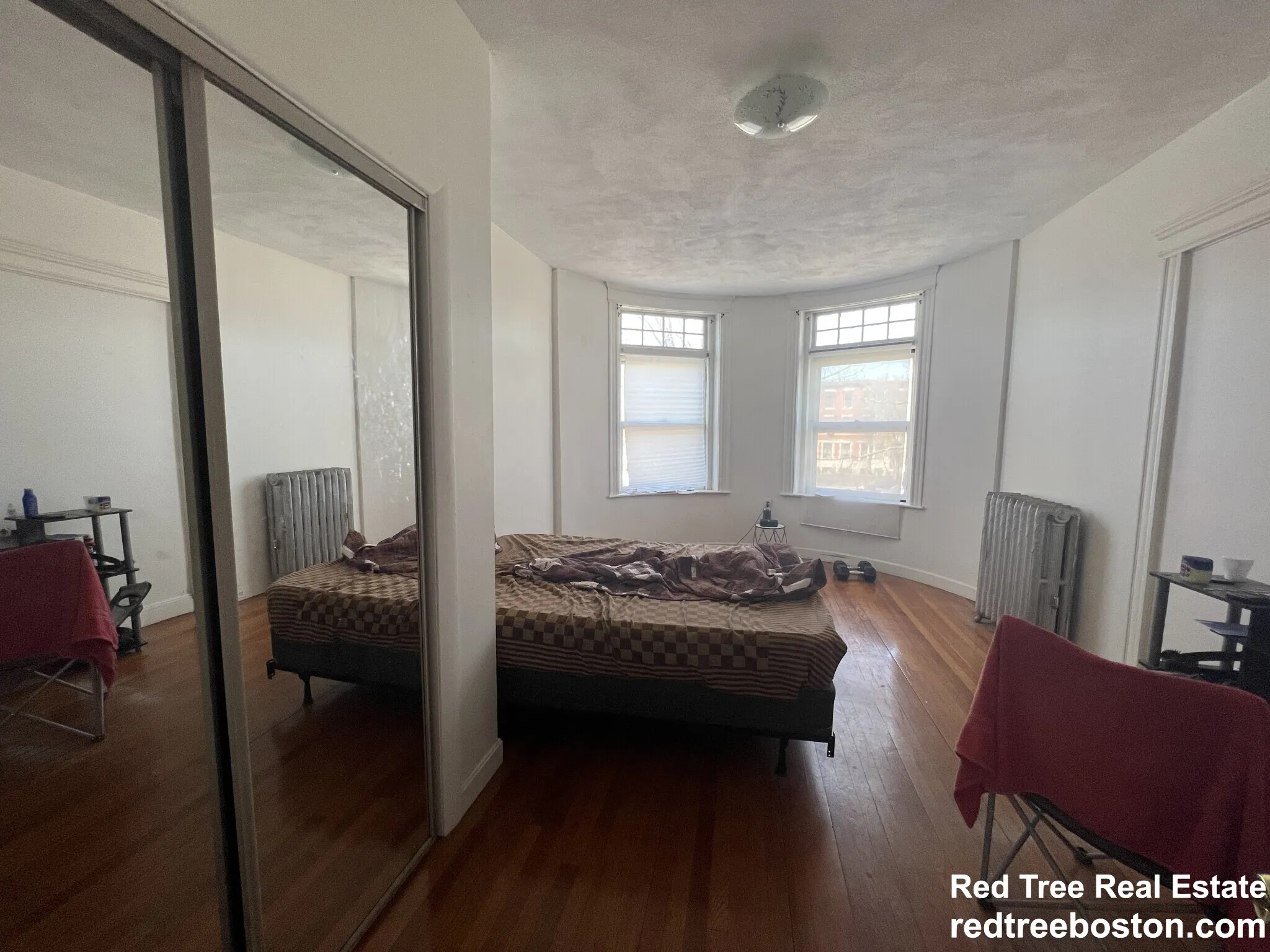 4 bed, 2 bath apartment for rent at 1905 Beacon St Unit 2F, Brookline — photo 4 of 16