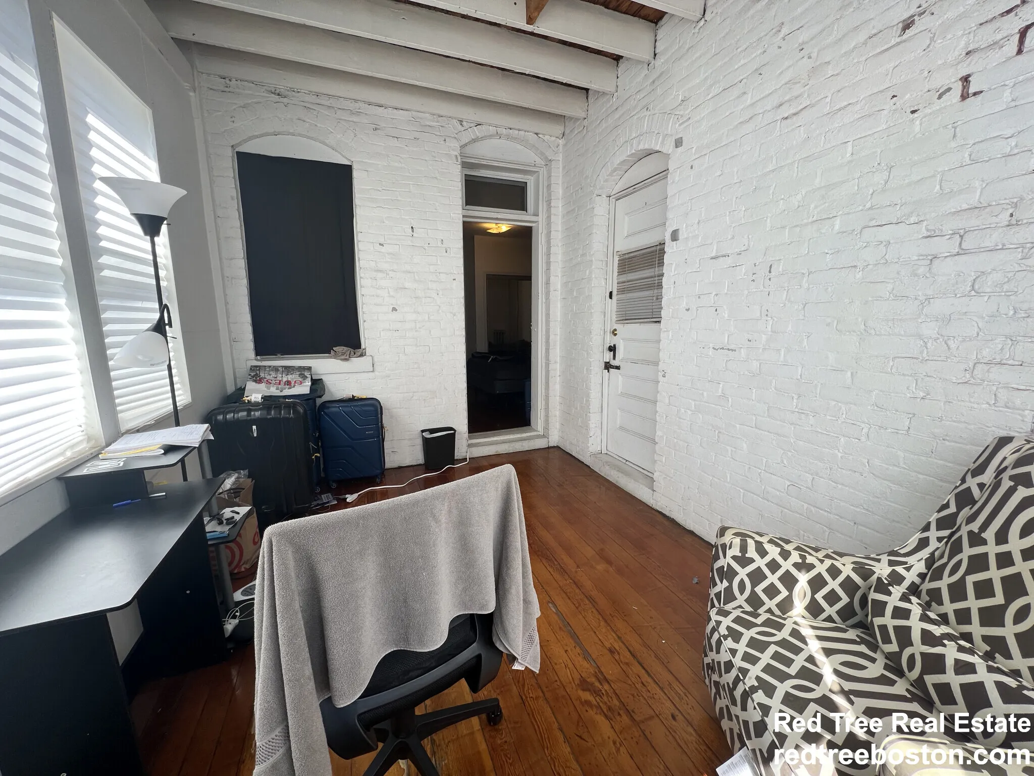 4 bed, 2 bath apartment for rent at 1905 Beacon St Unit 2F, Brookline — photo 2 of 16