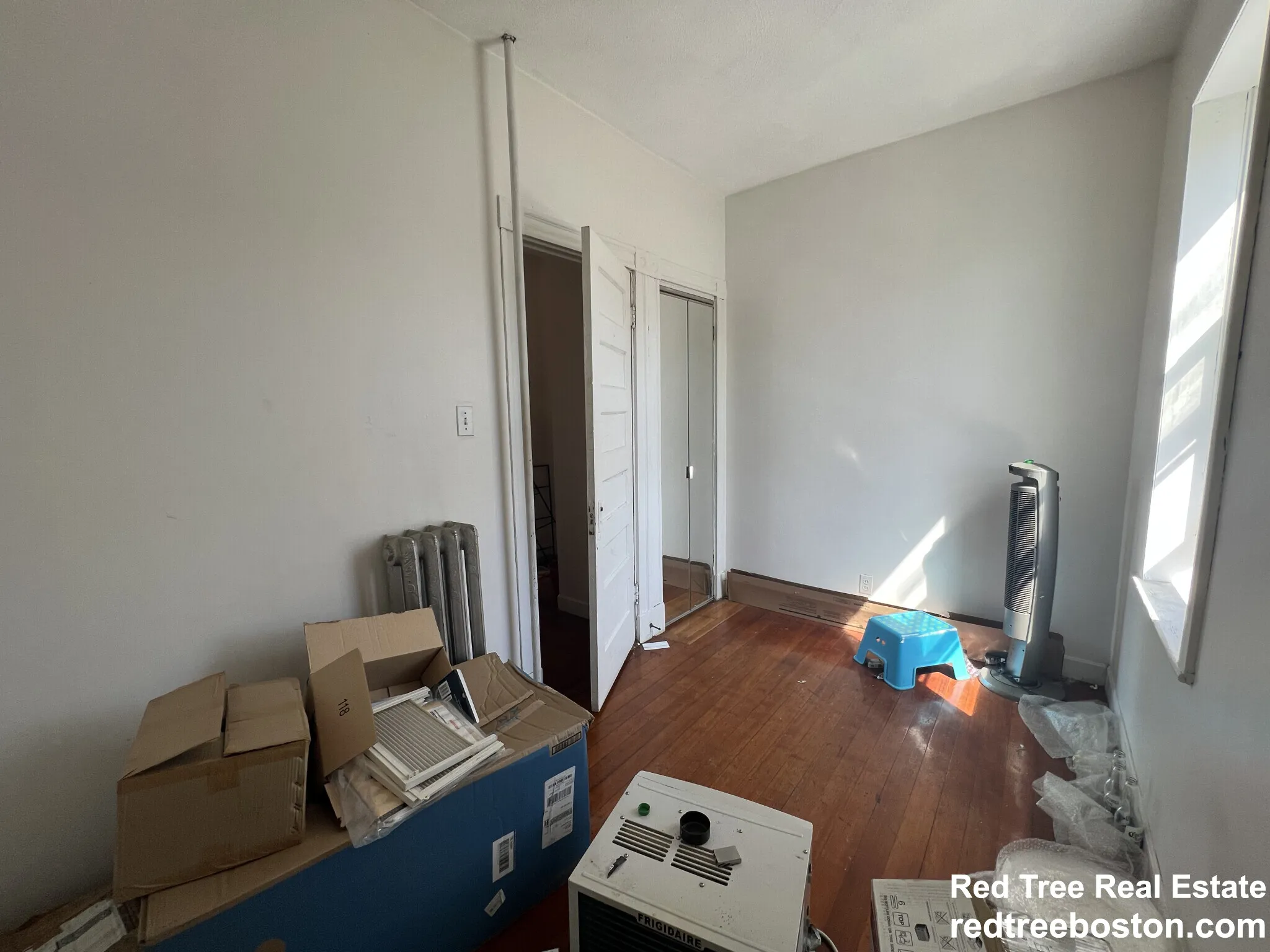 4 bed, 2 bath apartment for rent at 1905 Beacon St Unit 2F, Brookline — photo 6 of 16