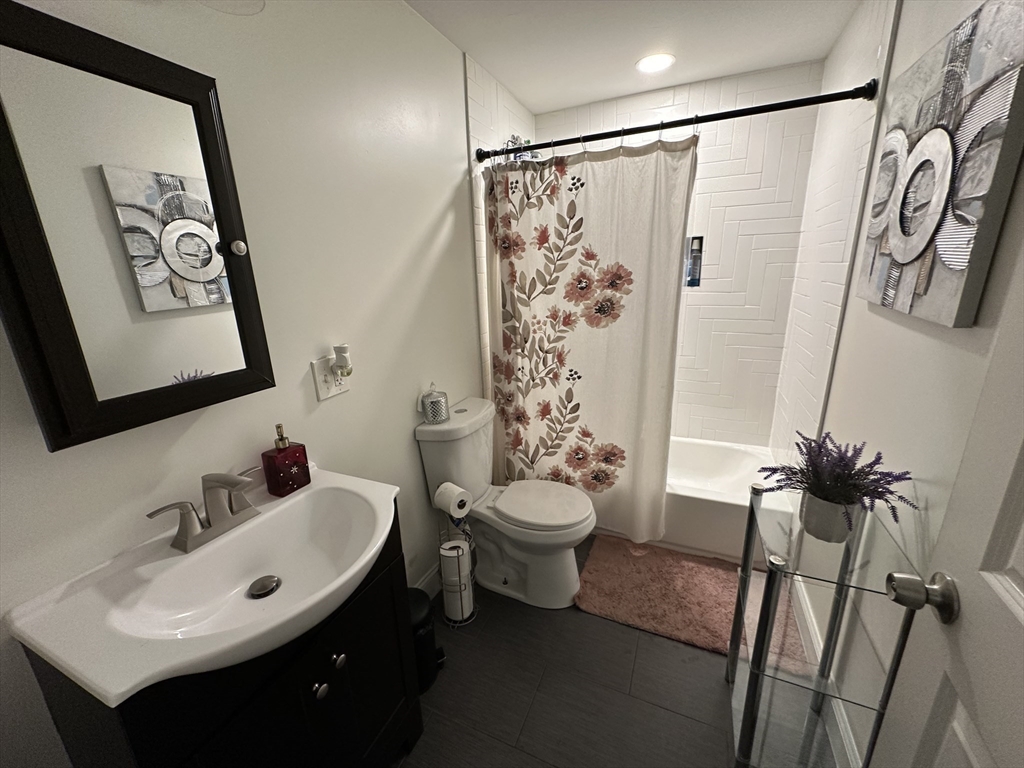 3 bed, 1 bath apartment for rent at 1905 Columbus Ave Unit 3, Roxbury — photo 4 of 20