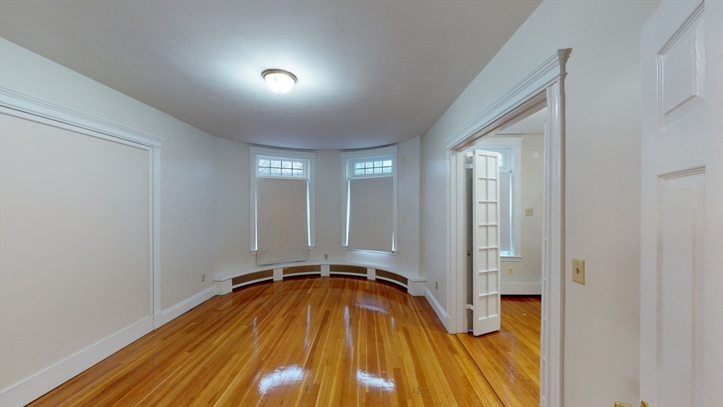 3 bed, 2 bath apartment for rent at 1906 Beacon Unit 1, Brookline — photo 5 of 11