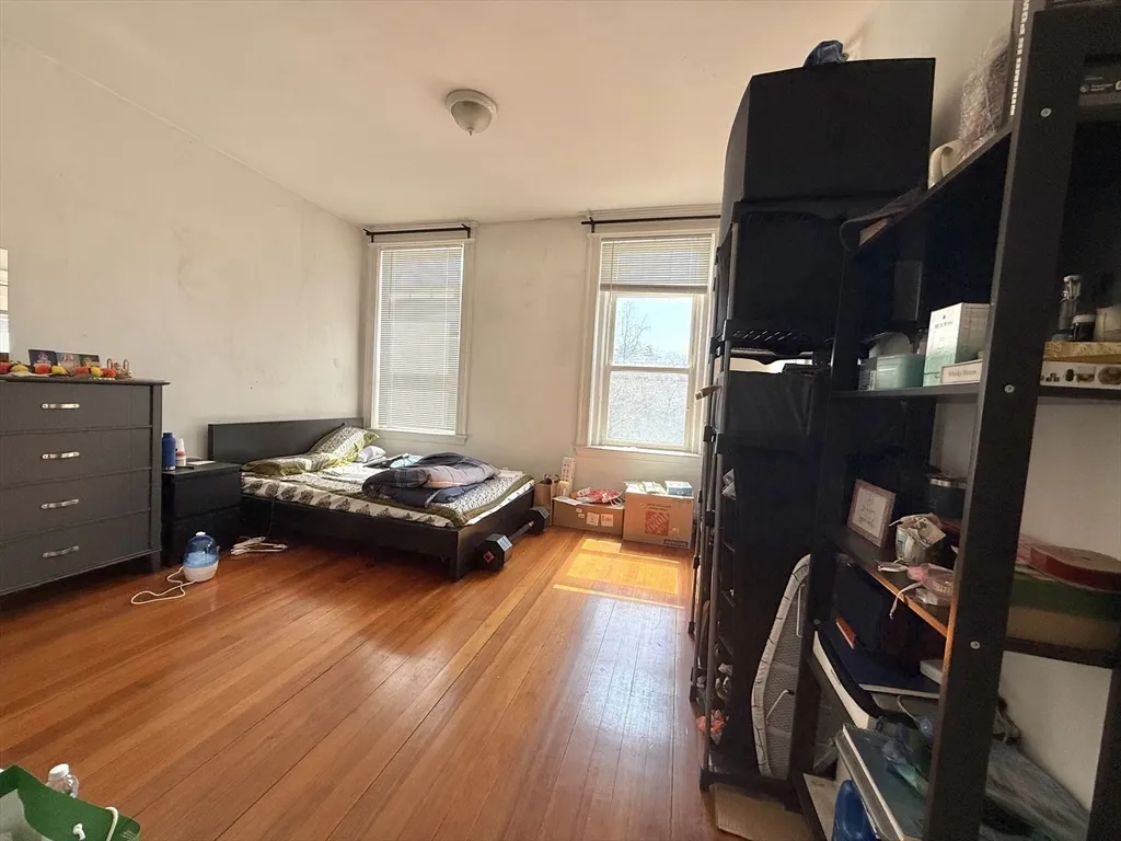 4 bed, 2 bath apartment for rent at 1908 Beacon St Unit 2, Brookline — photo 11 of 22