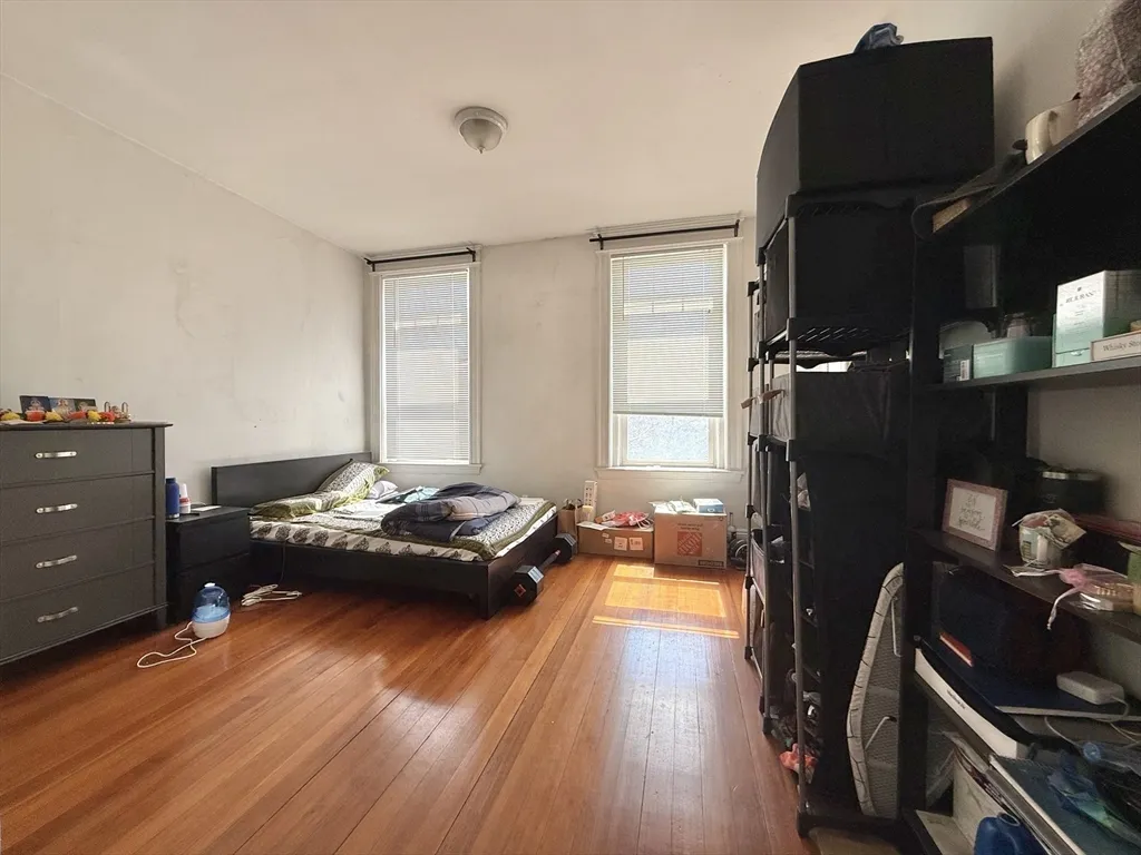 4 bed, 2 bath apartment for rent at 1908 Beacon St Unit 2, Brookline — photo 6 of 22