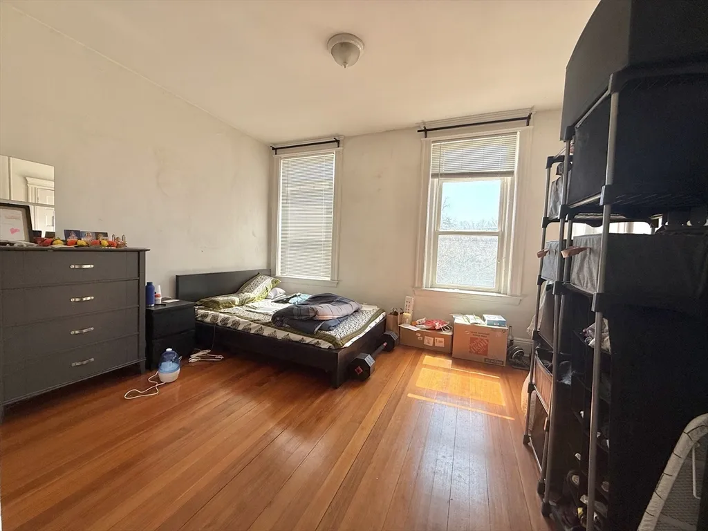 4 bed, 2 bath apartment for rent at 1908 Beacon St Unit 2, Brookline — photo 18 of 22