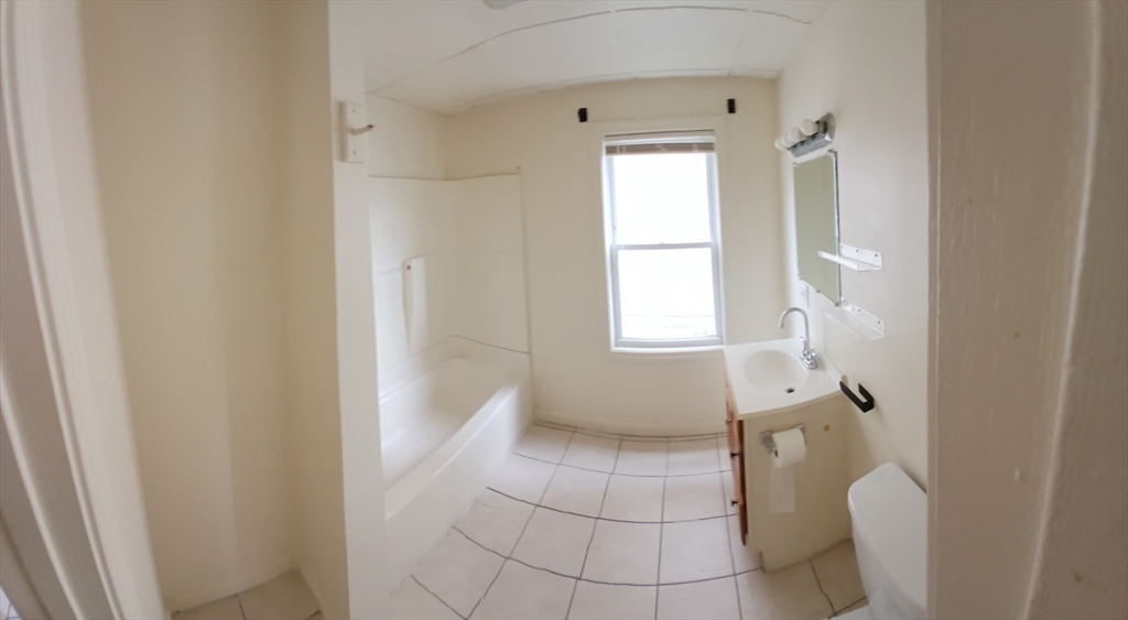 1 bed, 1 bath apartment for rent at 1909 North Main St Unit 1, Fall River — photo 3 of 11