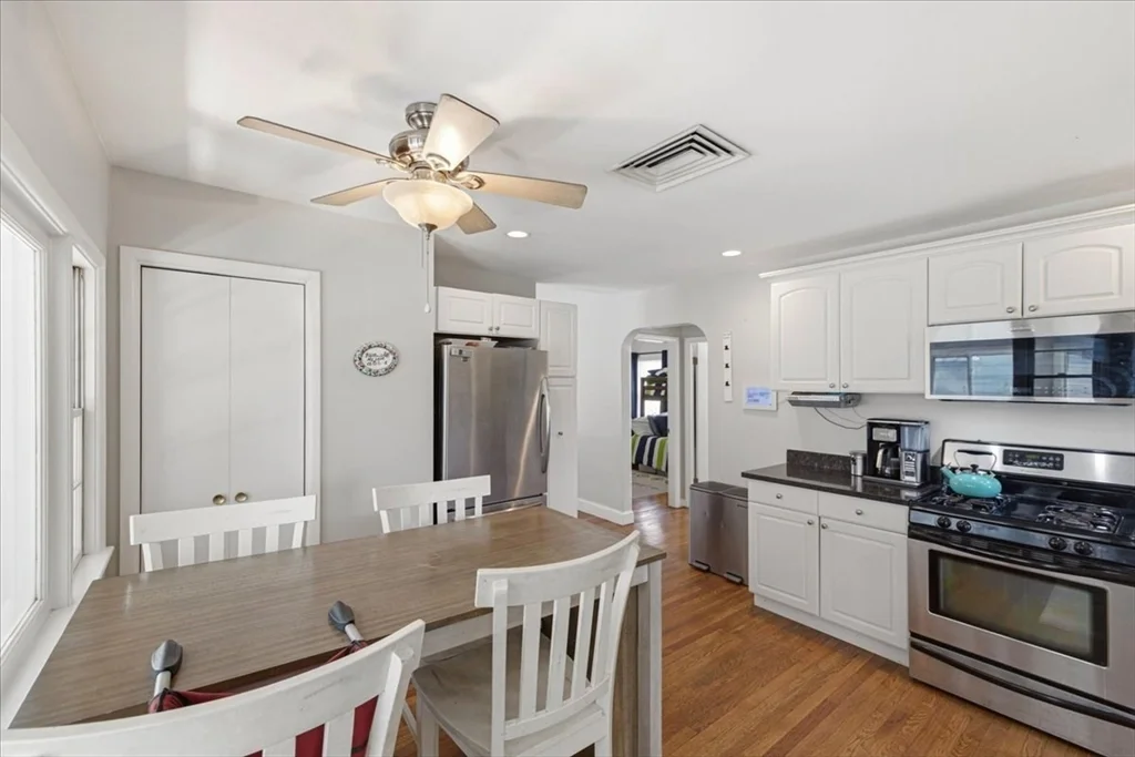 3 bed, 2 bath apartment for rent at 191-193 Cornell St Unit 2, Roslindale — photo 8 of 40