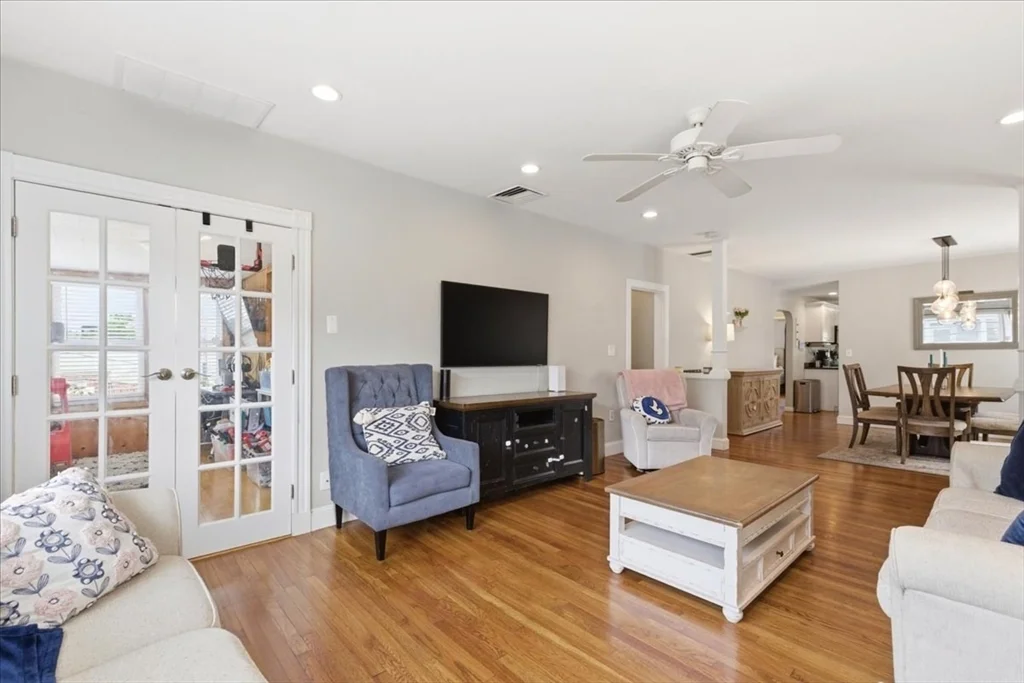 3 bed, 2 bath apartment for rent at 191-193 Cornell St Unit 2, Roslindale — photo 3 of 40