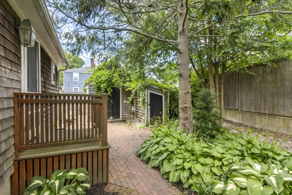 2 bed, 1 bath apartment for rent at 191-193 South St Unit 1, Hingham — photo 15 of 23
