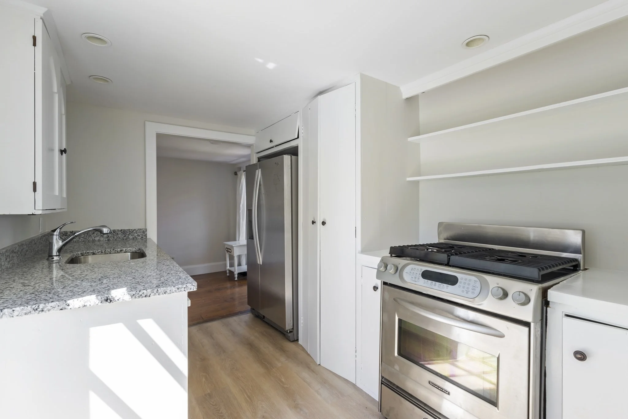 2 bed, 1 bath apartment for rent at 191-193 South St Unit 1, Hingham — photo 2 of 22