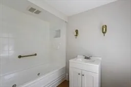 2 bed, 1 bath apartment for rent at 191-193 South St Unit 2, Hingham — photo 5 of 26