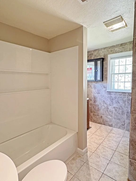 3 bed, 2 bath apartment for rent at 191-195 Weston St Unit 191, Waltham — photo 8 of 13