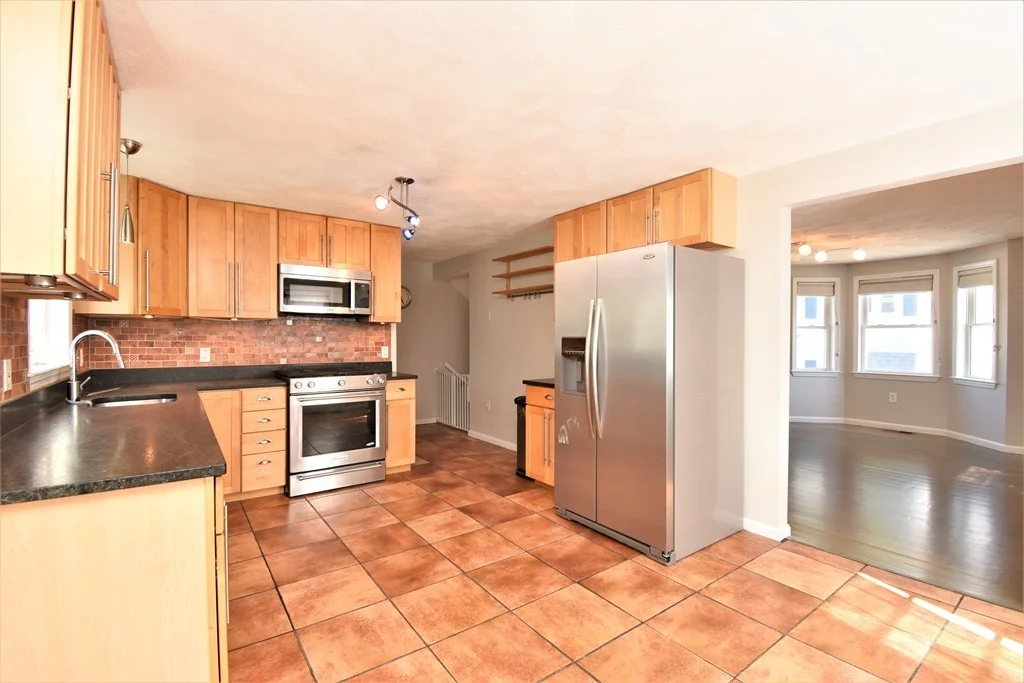 3 bed, 1 bath apartment for rent at 191 Adams St Unit 1, South Waltham — photo 4 of 32