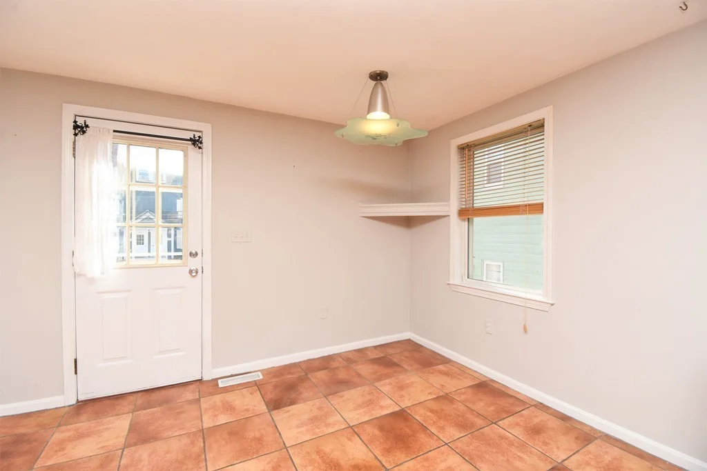 3 bed, 1 bath apartment for rent at 191 Adams St Unit 1, South Waltham — photo 8 of 32