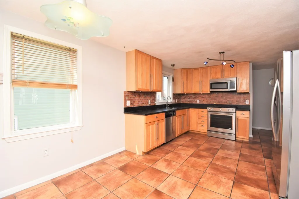 3 bed, 1 bath apartment for rent at 191 Adams St Unit 1, South Waltham — photo 7 of 32