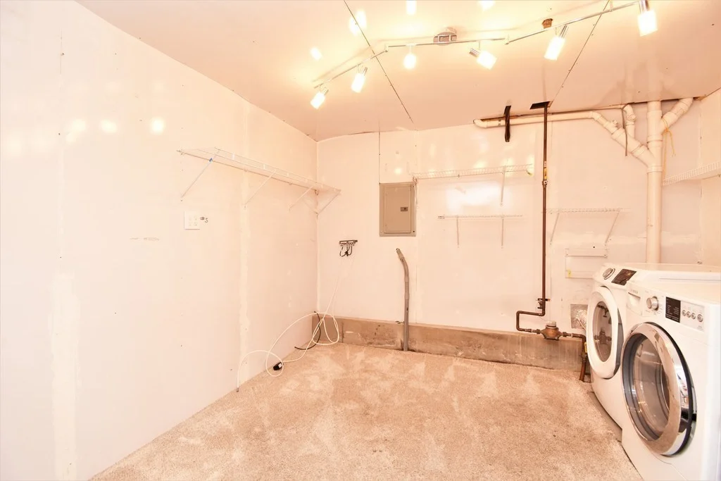 3 bed, 1 bath apartment for rent at 191 Adams St Unit 1, South Waltham — photo 26 of 32