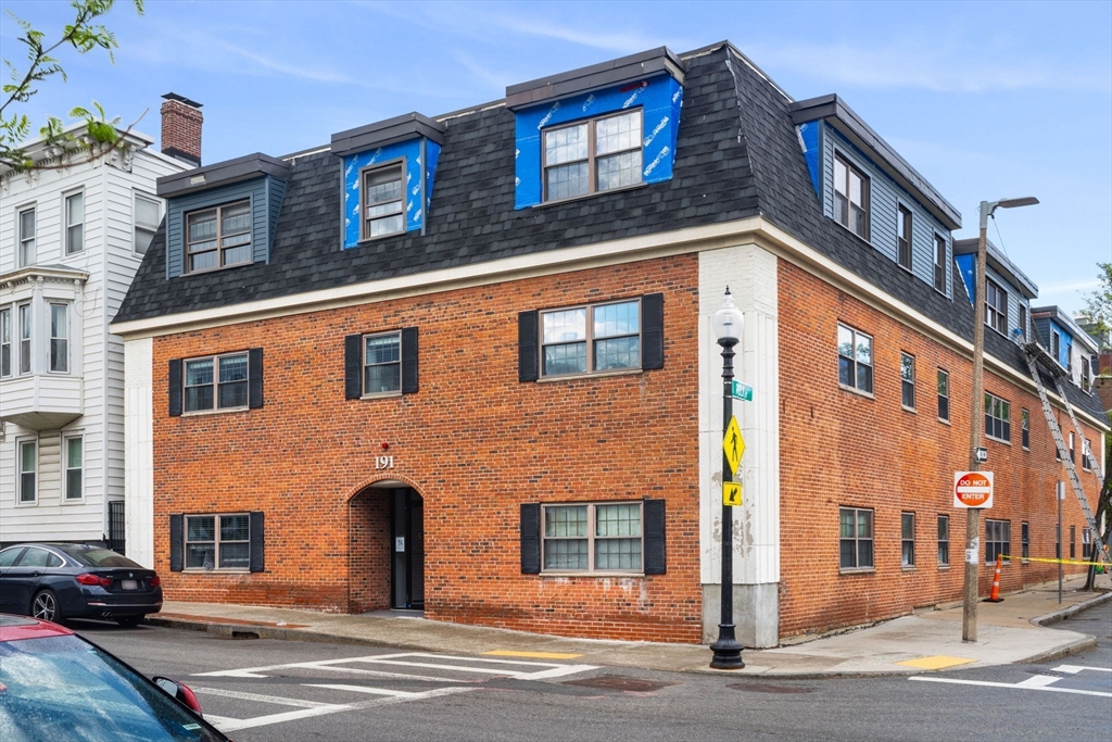 2 bed, 1 bath apartment for rent at 191 Bunker Hill St Unit 201, Charlestown — photo 11 of 12