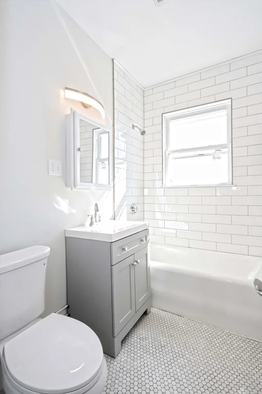 2 bed, 1 bath apartment for rent at 191 Elm St Unit 1, Center — photo 37 of 42