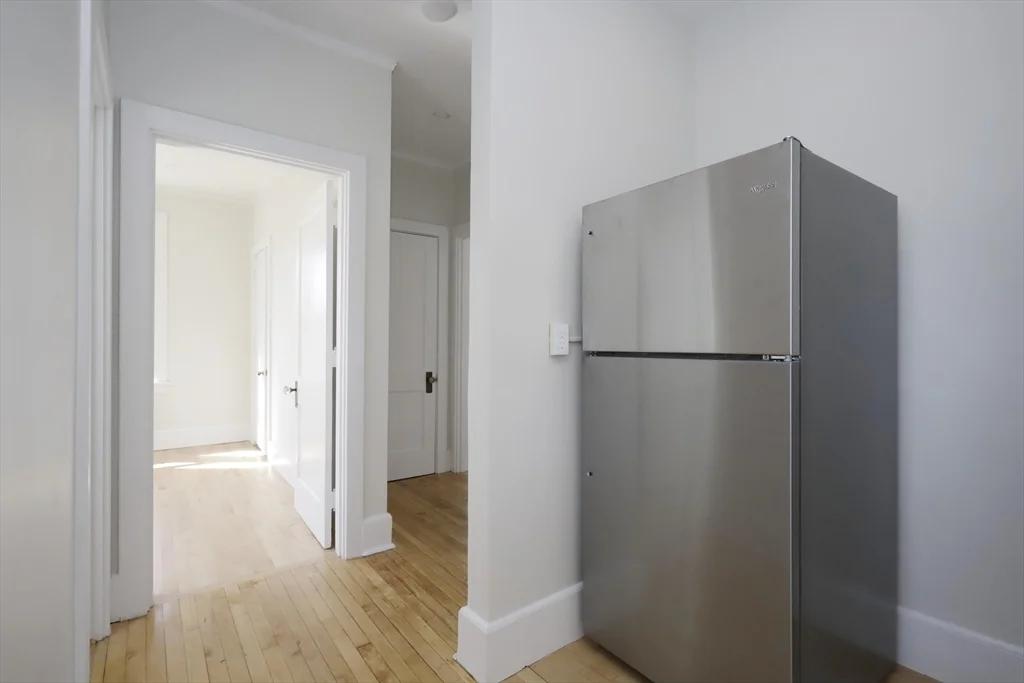 2 bed, 1 bath apartment for rent at 191 Elm St Unit 1, Center — photo 23 of 42