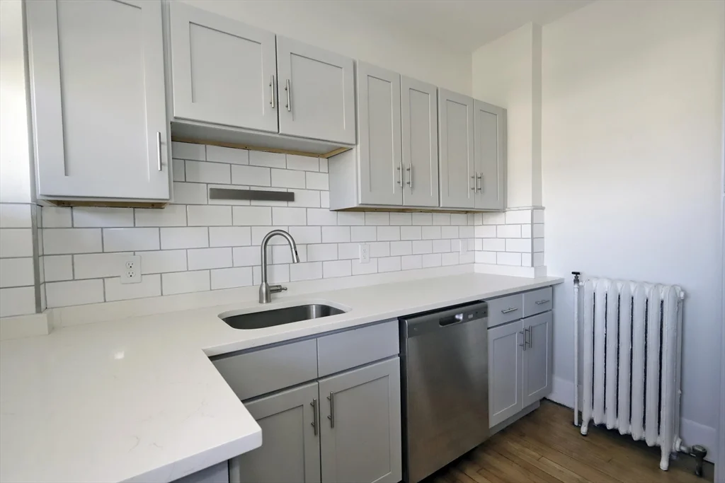 2 bed, 1 bath apartment for rent at 191 Elm St Unit 1, Center — photo 18 of 42