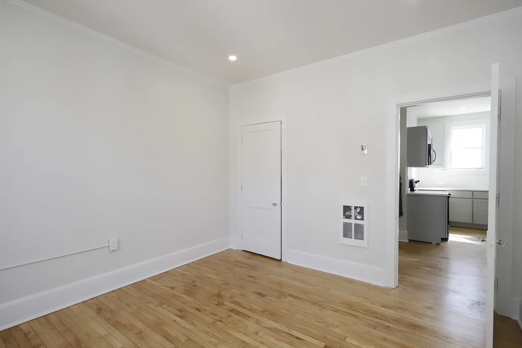 1 bed, 1 bath apartment for rent at 191 Elm St Unit 2, Center — photo 28 of 36