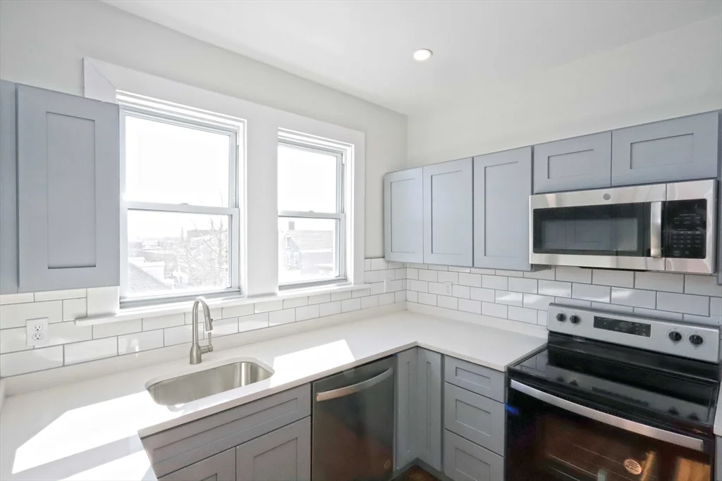 1 bed, 1 bath apartment for rent at 191 Elm St Unit 2, Center — photo 24 of 36