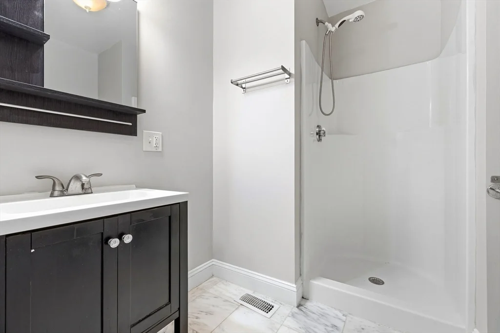 4 bed, 2 bath apartment for rent at 191 Everett St Unit 1, East Boston — photo 11 of 26