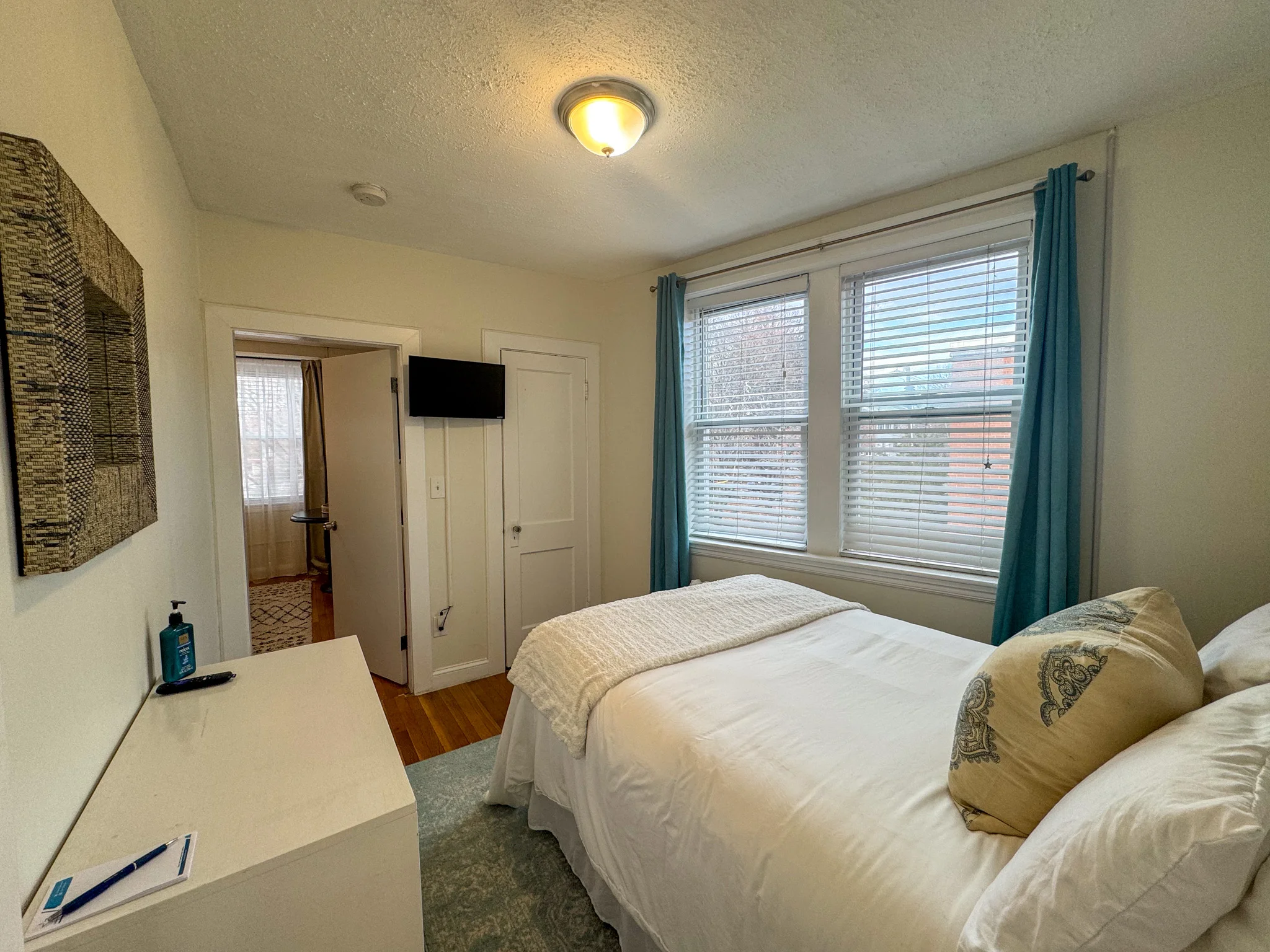 1 bed, 1 bath apartment for rent at 191 Kent St Unit 5, Brookline — photo 2 of 13