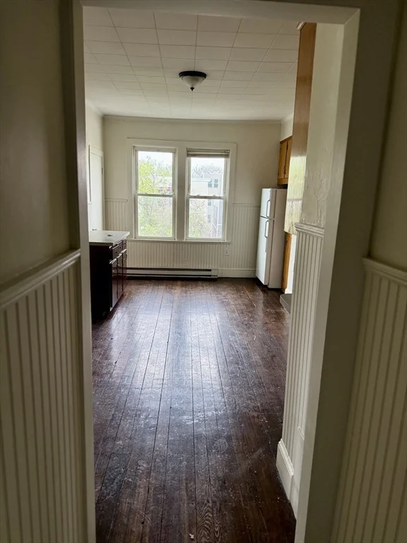 3 bed, 1 bath apartment for rent at 191 London Unit 3, East Boston — photo 1 of 9