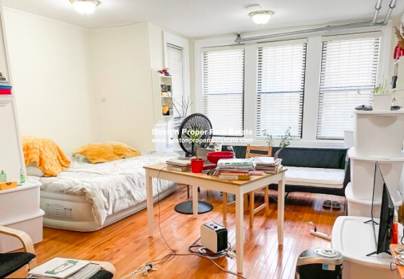 Studio bed, 1 bath apartment for rent at 191 Marlborough St Unit 8, Back Bay