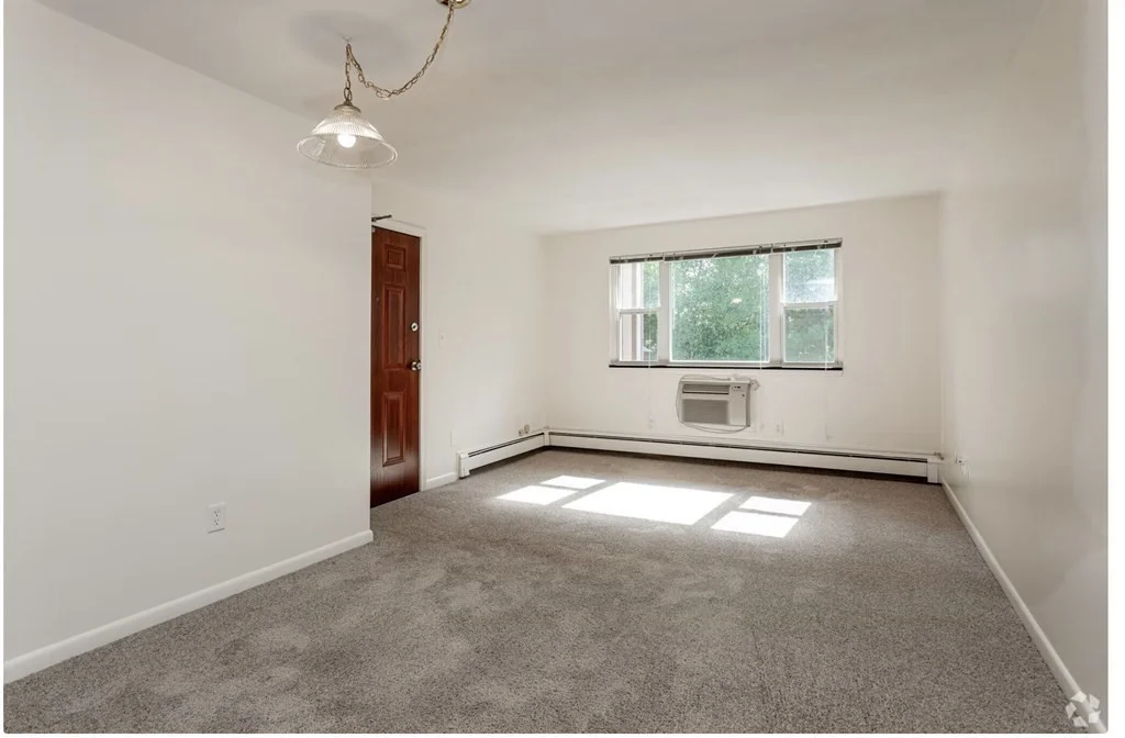 1 bed, 1 bath apartment for rent at 191 Pleasant St Unit 1, Melrose