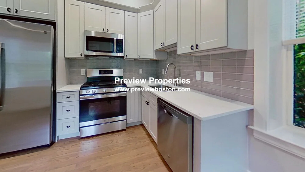 3 bed, 2 bath apartment for rent at 191 Porter St Unit 2P, East Boston — photo 4 of 31