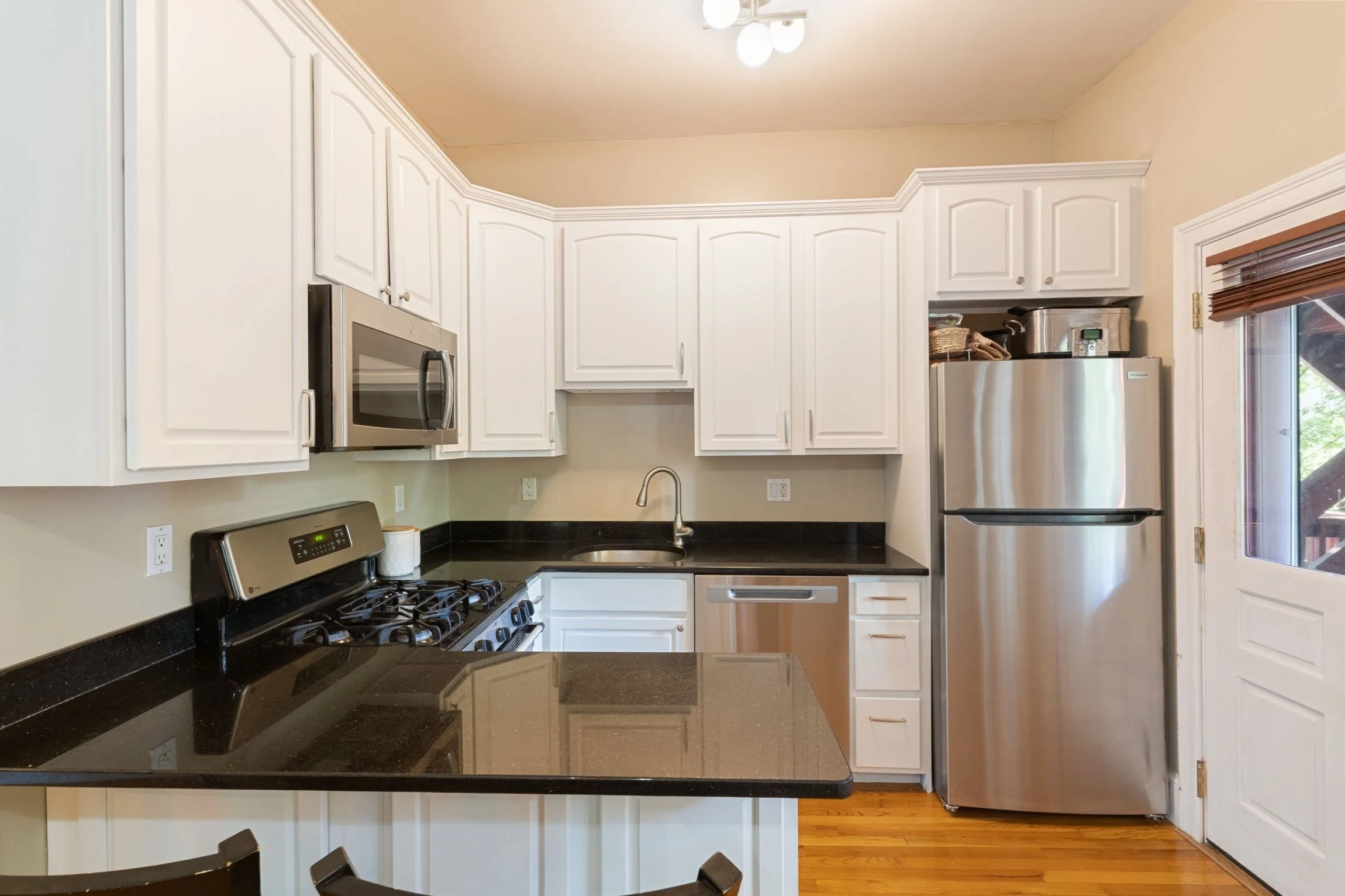 2 bed, 1 bath apartment for rent at 191 W 5th St Unit 1, South Boston — photo 7 of 18