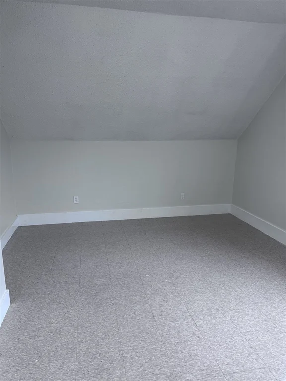 2 bed, 1 bath apartment for rent at 191 Walnut St Unit 3, Holyoke — photo 7 of 8
